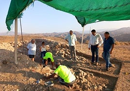 El delegado de Cultura visita las actuaciones arqueológicas en curso del yacimiento de Los Millares