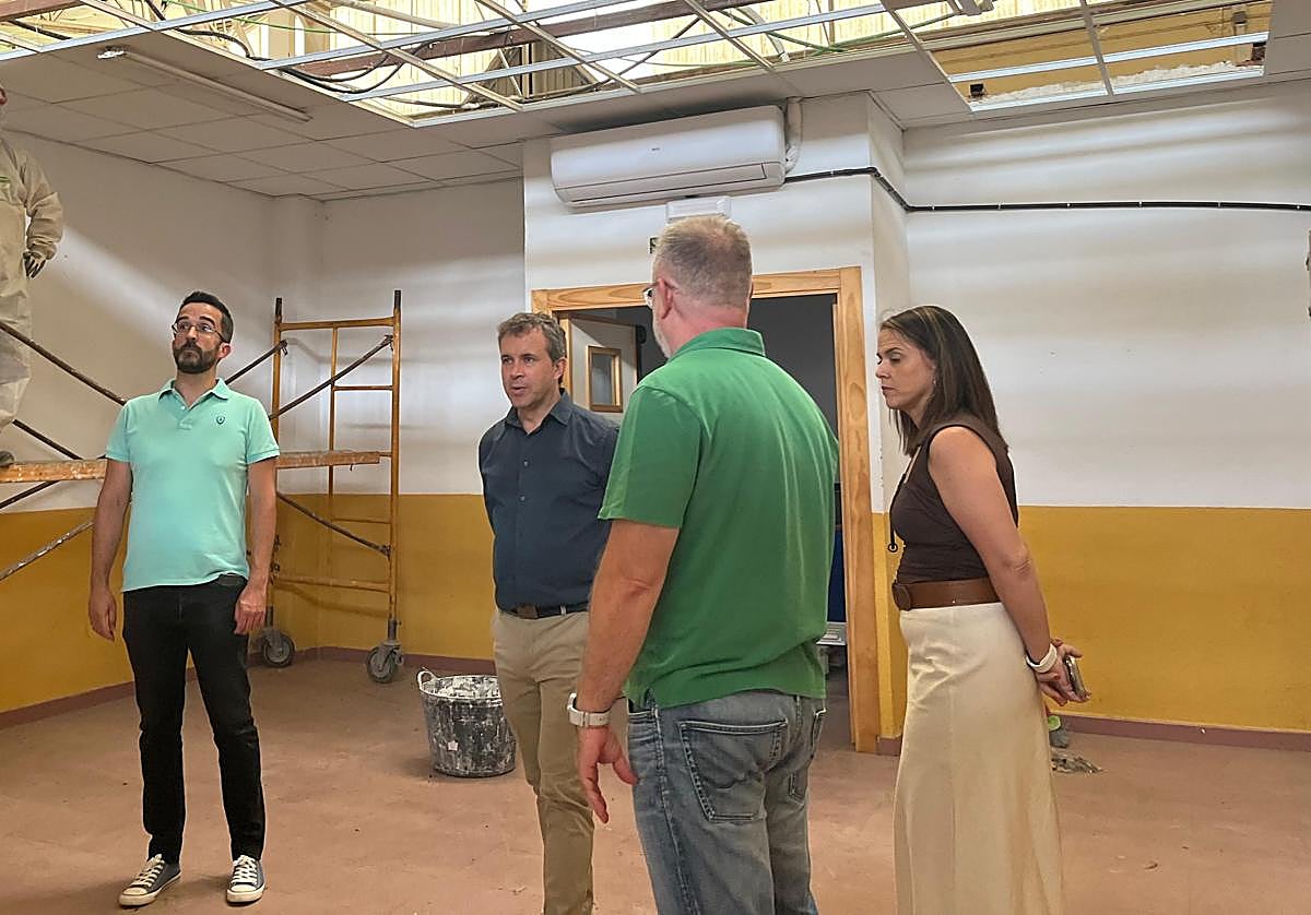 Visita de Ángeles Díaz de la Torre y Julio Millán a las obras.