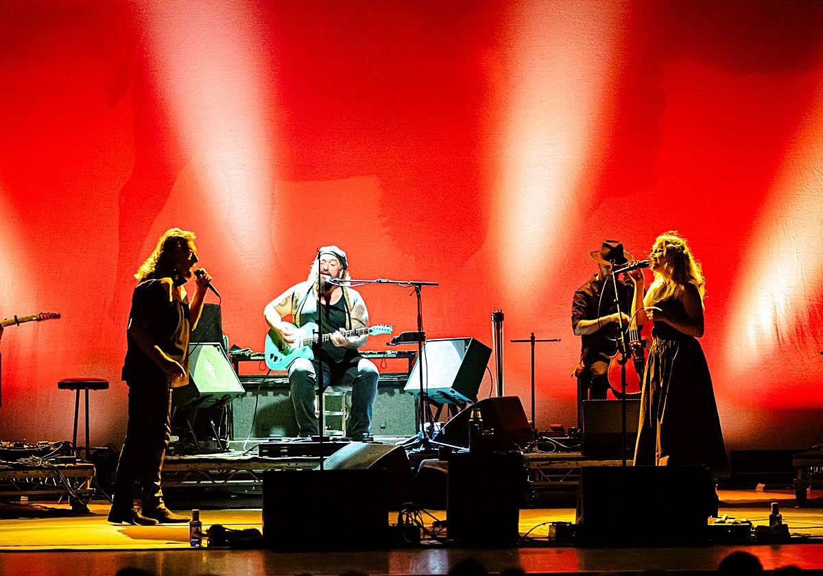 Robert Plant, bajo el foco en el Palacio de Congresos.