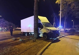 El cambión, tras ser abandonado por el conductor y su copiloto.