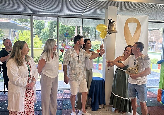 La campana que a partir de ahora sonará cada vez que un menor supere el cáncer.