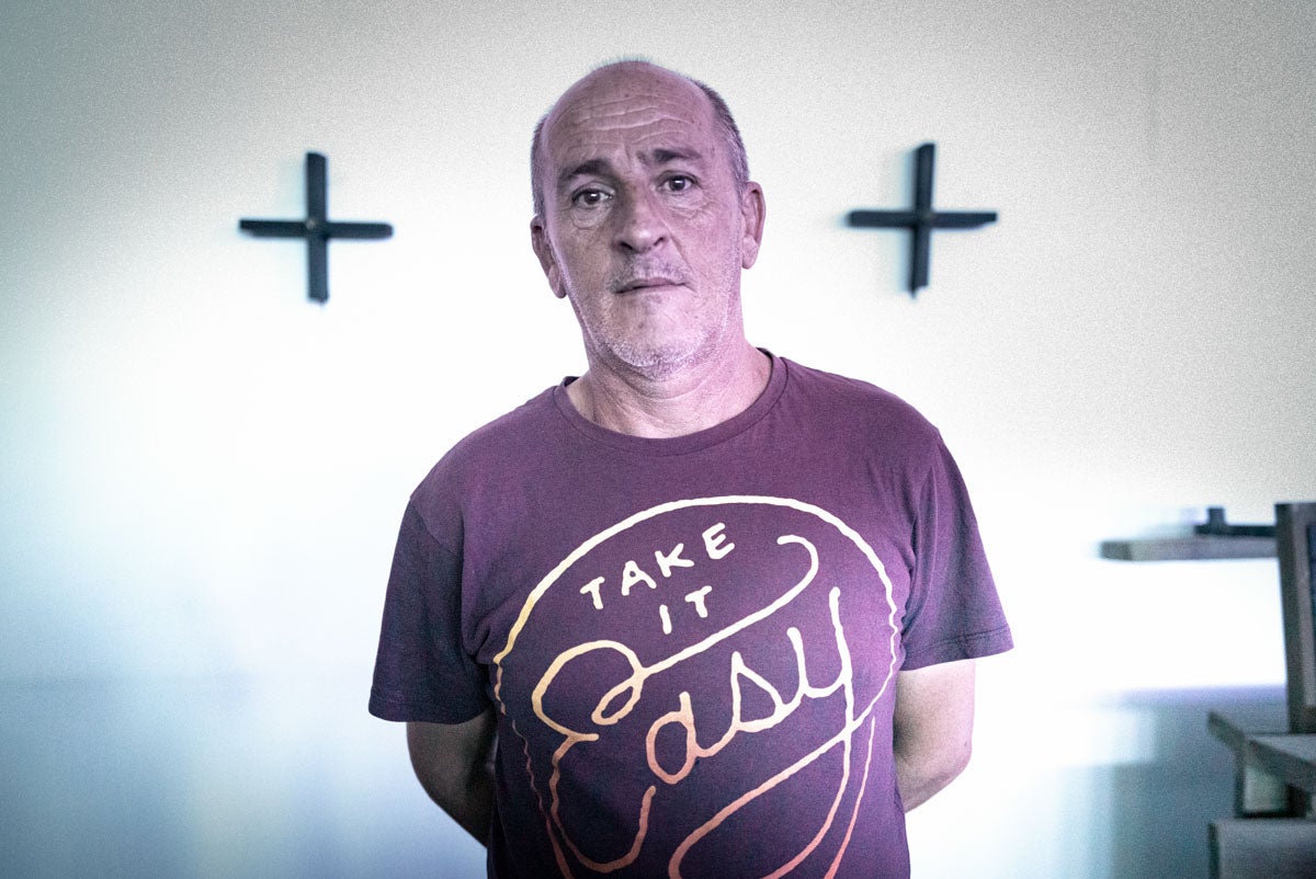 Dentro de la iglesia de Granada okupada por Bernardo