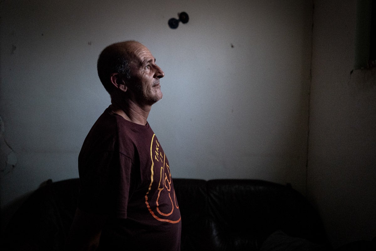 Dentro de la iglesia de Granada okupada por Bernardo