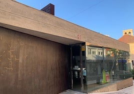 Acceso a los Refugios de la Guerra Civil.