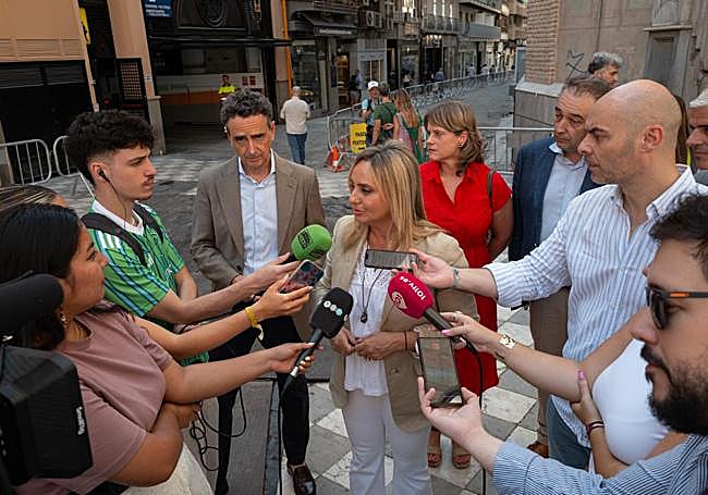 Carazo ha señalado que el siguiente paso, que se empezará a acometer de inmediato, será el hormigonado de la vía, lo que permitirá empezar a trabajar para adecuar el pavimento al nuevo diseño escogido.