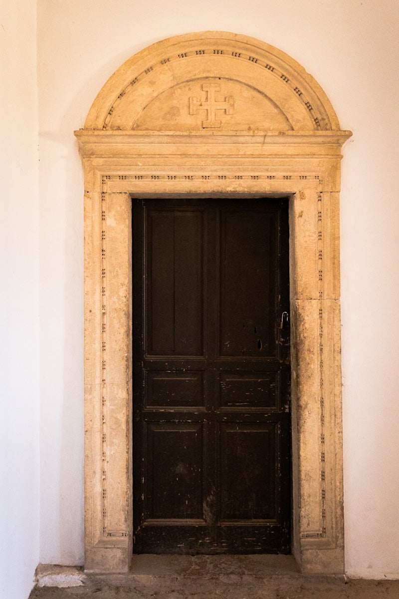 Las imágenes del interior del Castillo de la Calahorra y el acto de adquisición