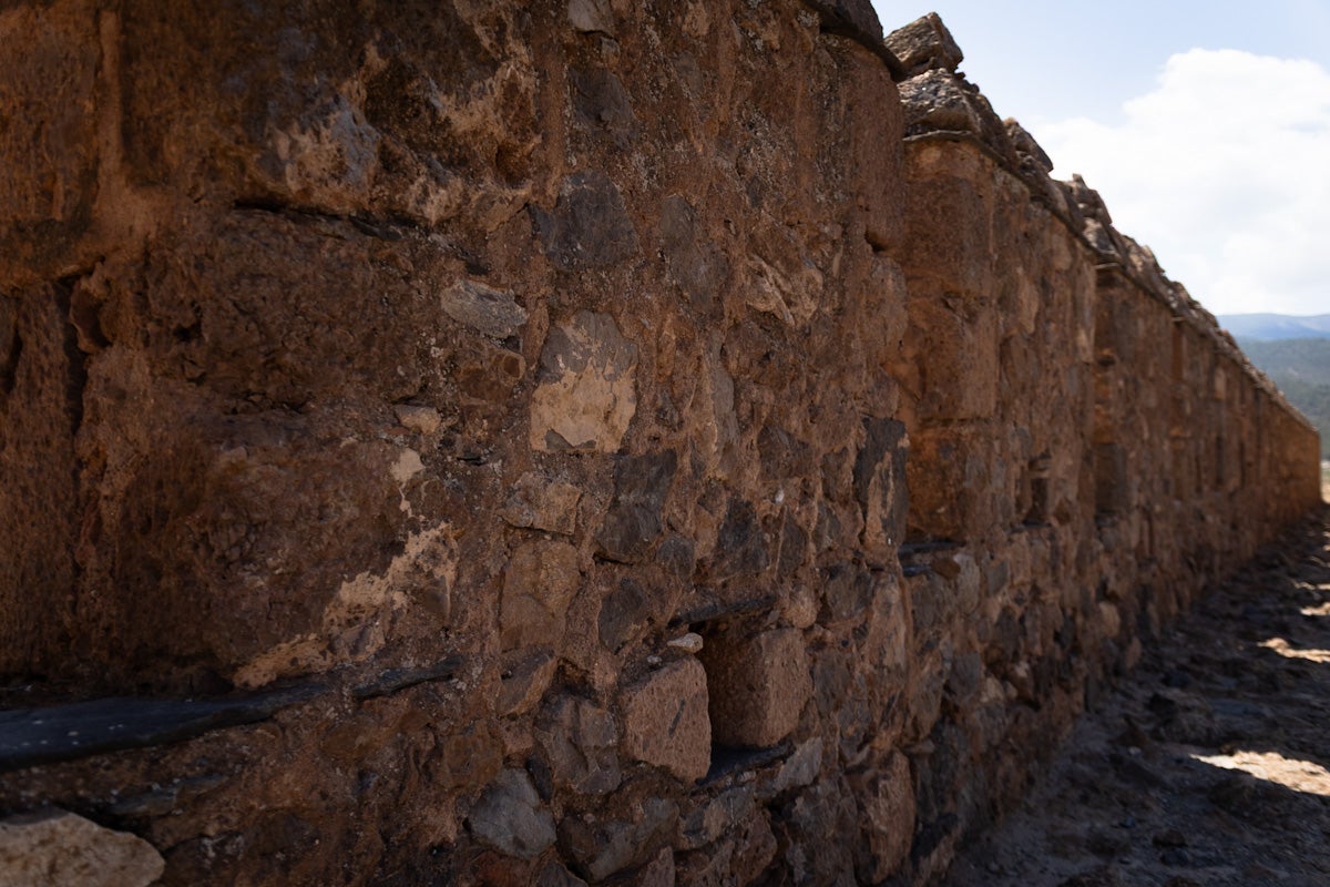 Las imágenes del interior del Castillo de la Calahorra y el acto de adquisición
