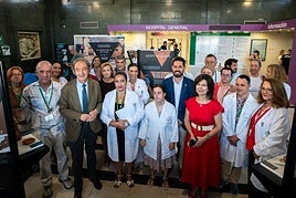 El Arqueológico de Granada acerca al Hospital Virgen de las Nieves la exposición 'El museo se va de viaje'