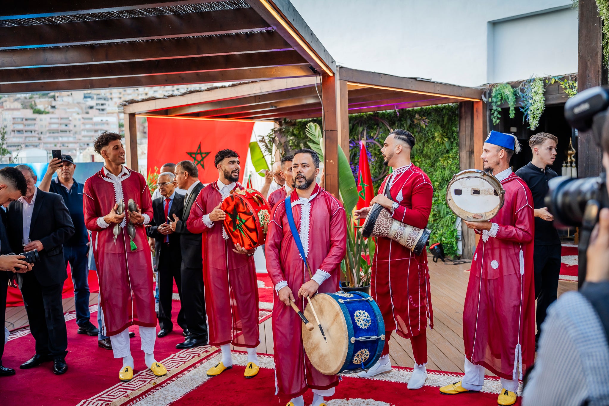 El abrazo entre las orillas de Alborán
