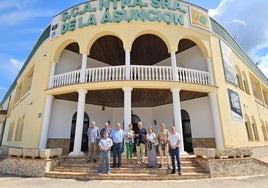 Visita de Soledad Aranda a la almazara Nuestra Señora de la Asunción.