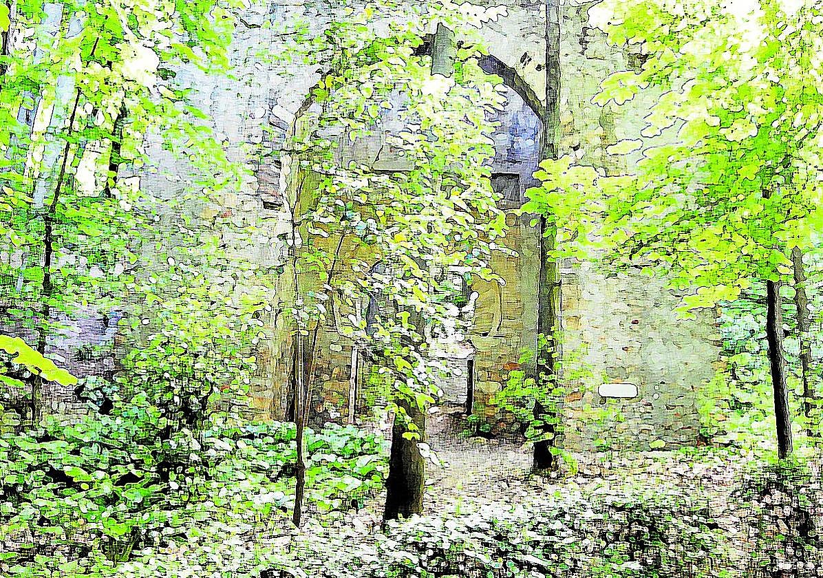 Vistas de la puerta de Bibrambla en el bosque de la Alhambra.