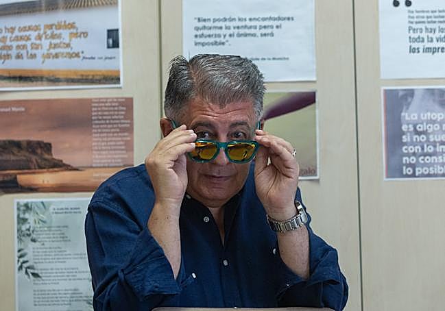 Manuel Martín, tras las gafas.