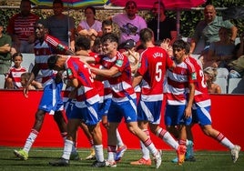 Los jugadores del Recreativo celebran un gol durante la pasada campaña.