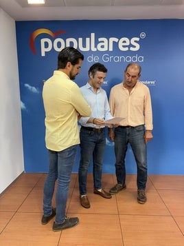 Jorge Saavedra este lunes en la sede del PP en Granada.