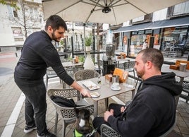 El paro cae en 586 personas en Granada el arranque del verano