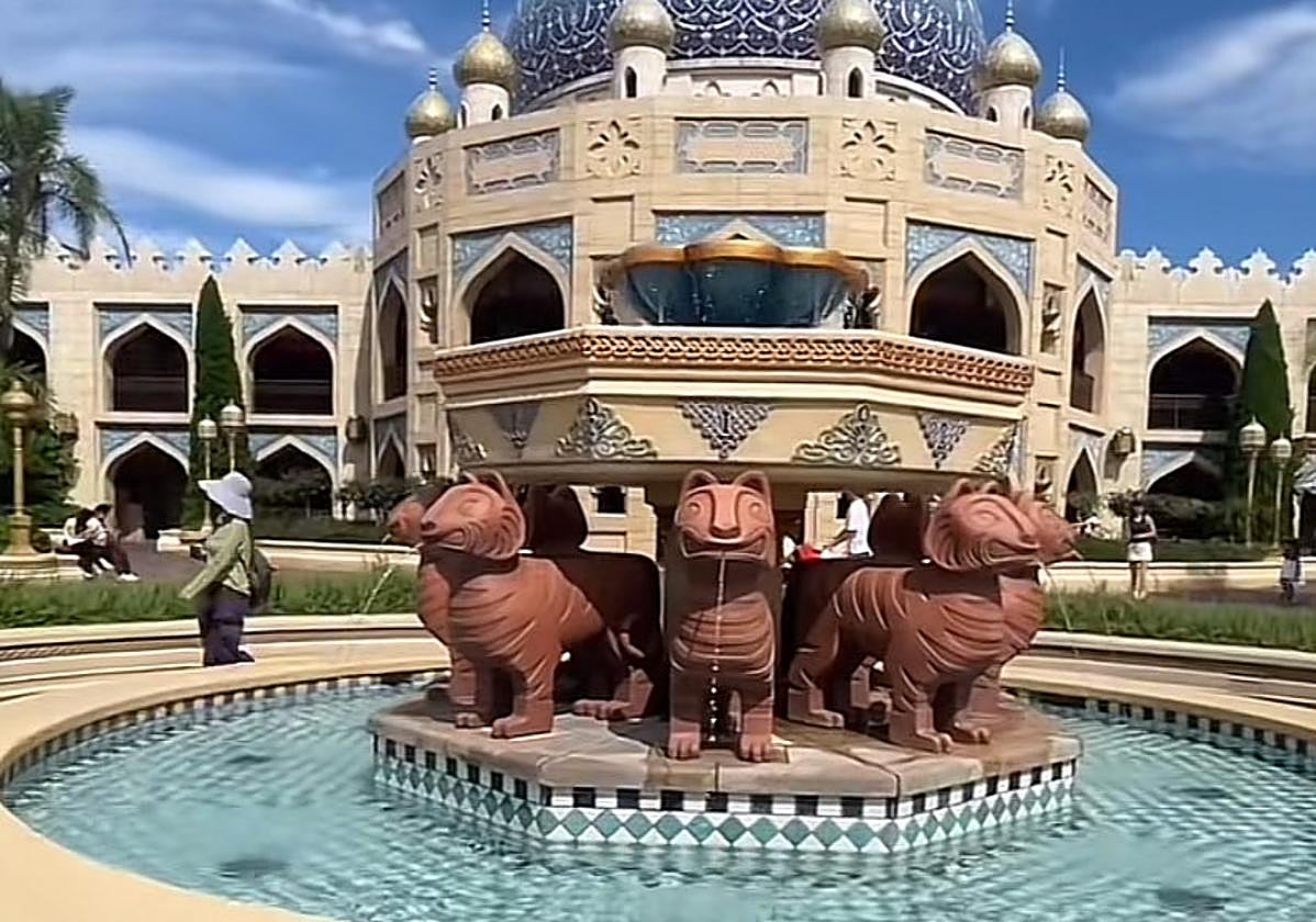 Imagen de la fuente del parque Disney de Tokio.