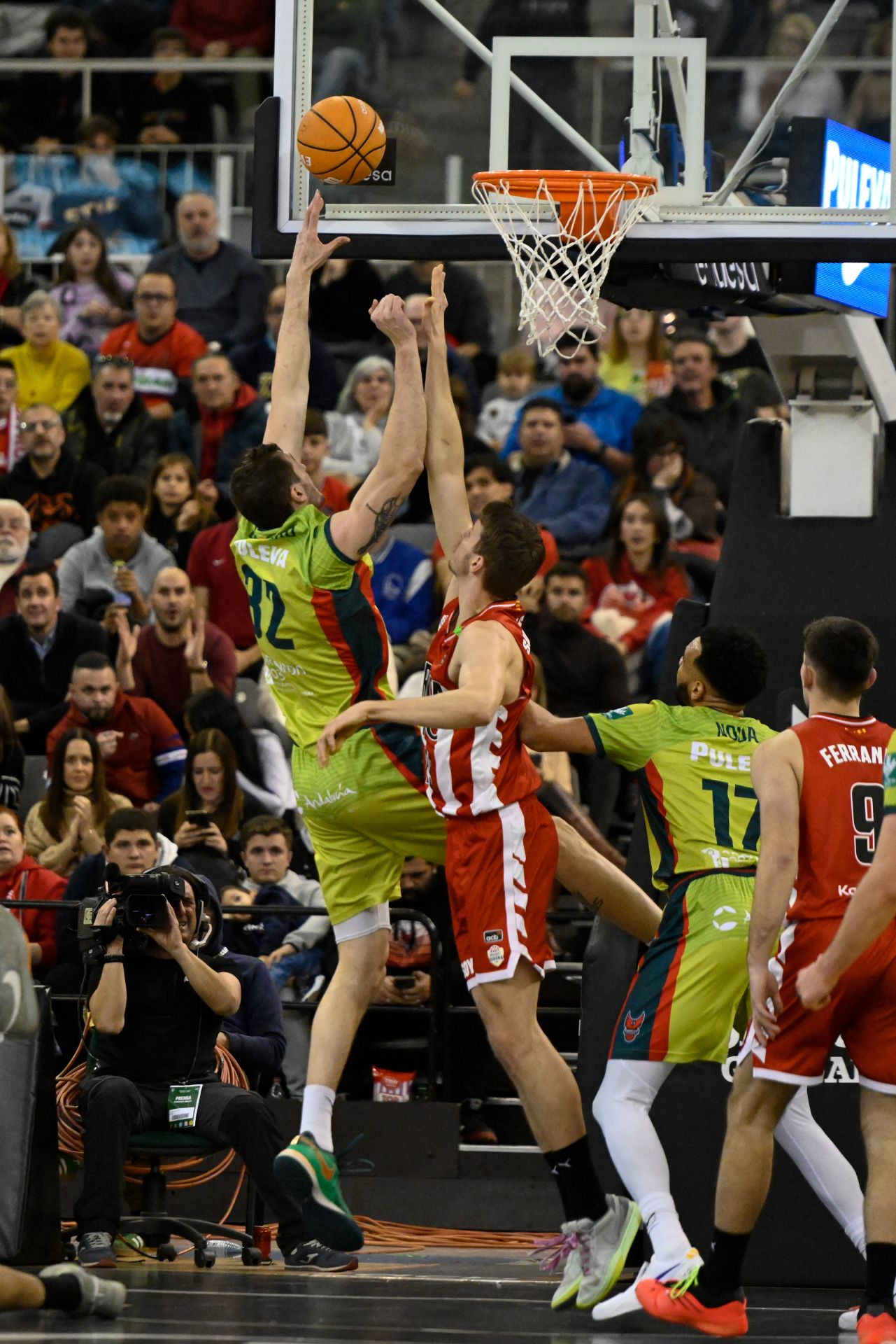 Rubén Guerrero, en un palmeo con el Covirán.