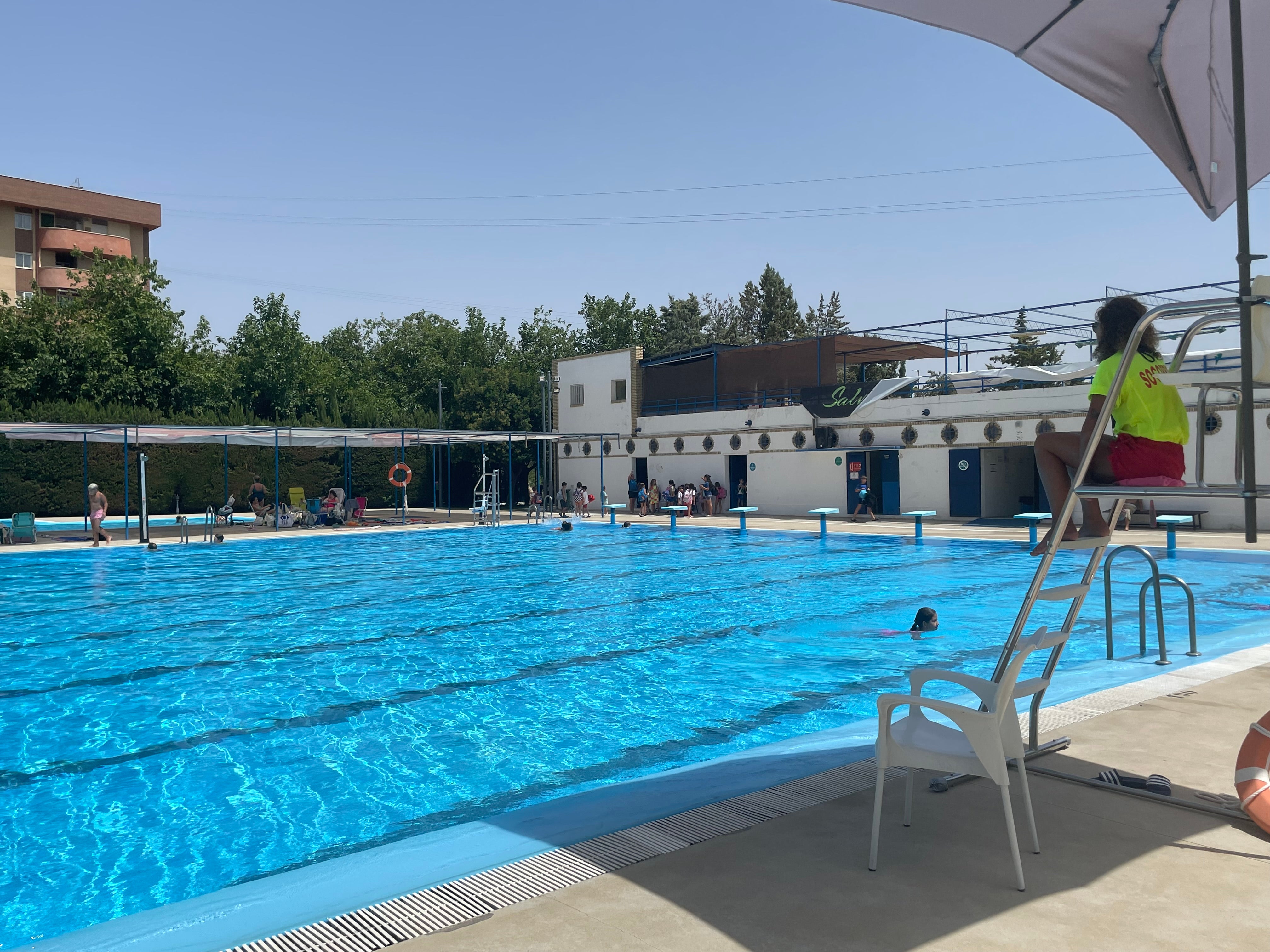 Así capean los jinenses el calor extremo
