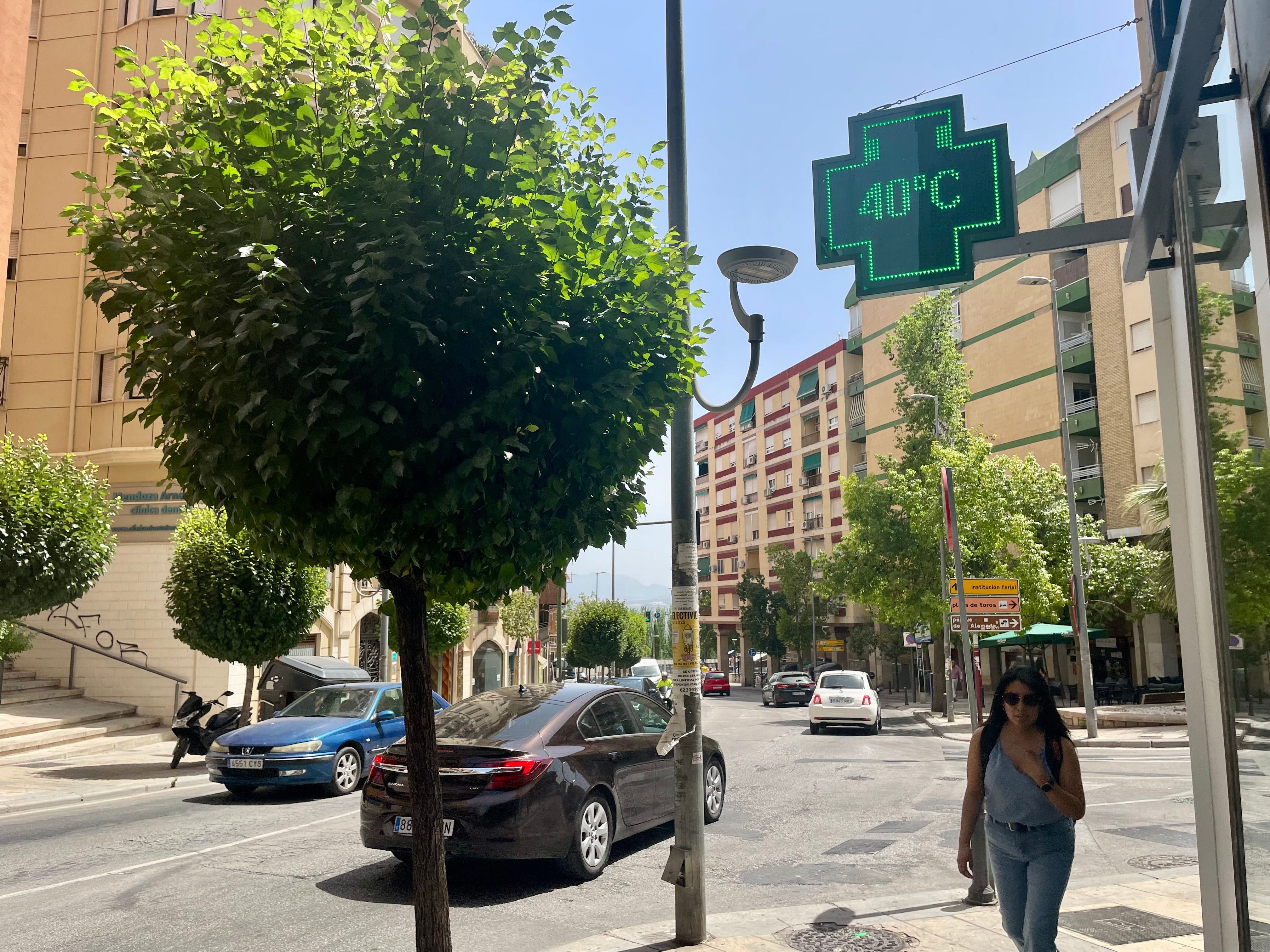 Así capean los jinenses el calor extremo