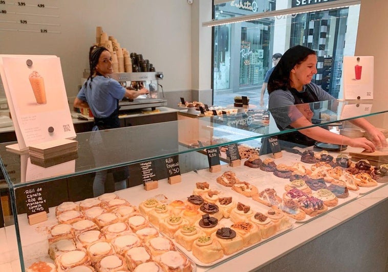 El paraíso de los celíacos en Granada tiene unos dulces descomunales: «Saben como si llevaran gluten»