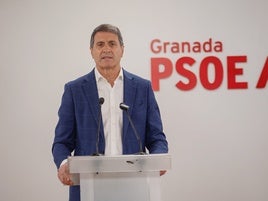 El secretario general del PSOE de Granada, Pedro Fernández.