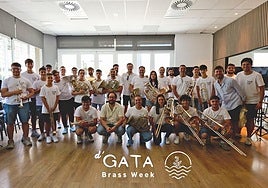 Foto de familia de las personas participantes en esta acción formativa.