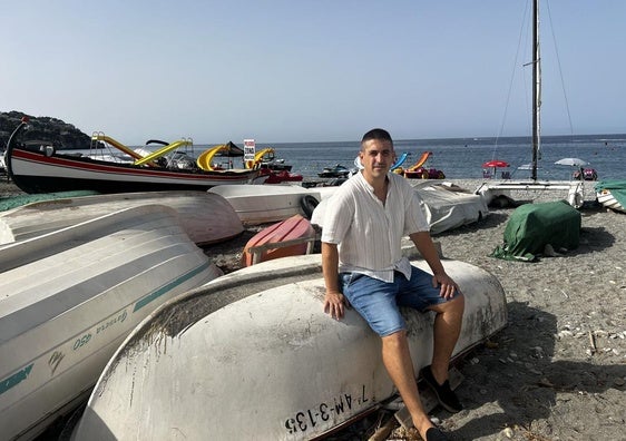 Jorge en el varadero de Almuñécar.