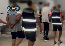Cae en Granada una banda y su cabecilla que duplicaban los DNI para entrar en bancos a retirar dinero.