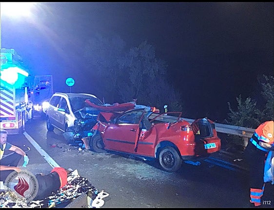 Choque frontal entre dos vehículos