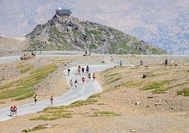 Encuéntrate en la subida al Veleta en Sierra Nevada