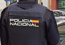 Hallada muerta una mujer de unos 50 años en su vivienda tras el aviso de los vecinos por mal olor