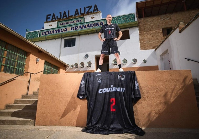 El Covirán Granada presenta sus nuevas equipaciones