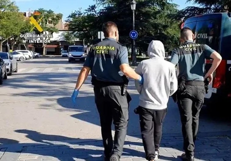 Agrede a un hombre auxiliado por parada cardio-respiratoria y lo dejan en libertad con cargos