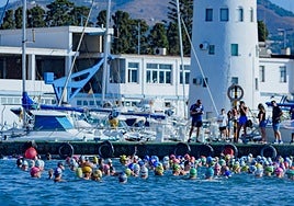 Los participantes se disponen a efectuar la salida en la edición del año pasado.