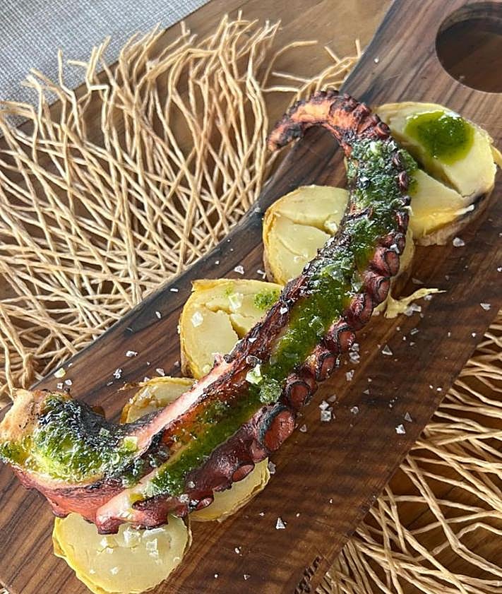 Imagen secundaria 2 - El chiringuito que te transporta a Bali sin salir de Granada: «Nuestra propuesta es única»