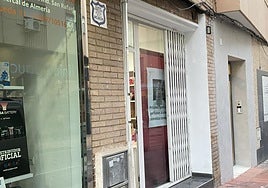 En los primeros días de agosto el comercio estaba ultimando su decoración.