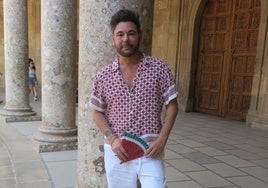 El cantante, en el Palacio de Carlos V.