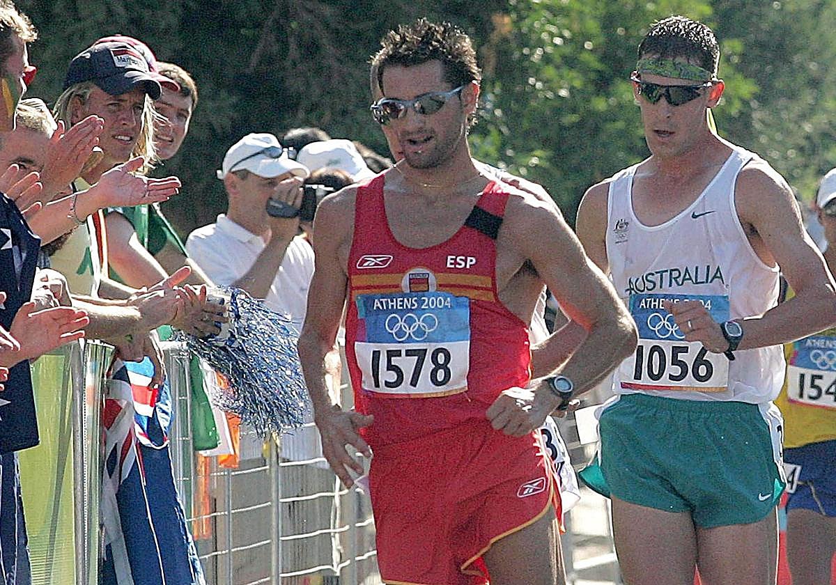 Paquillo marcha en plena competición bajo los ánimos atenienses.