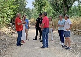 Reunión de representantes del equipo de gobierno con los colectivos vecinales.