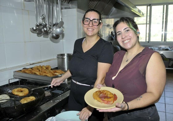 Yasmira Estévez una de las dueñas del restaurante Venta El Buñuelo de Lanjarón.
