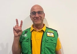 Manuel Alfonso Vera, vendedor desde 2003, vendió la serie agraciada en Granada.