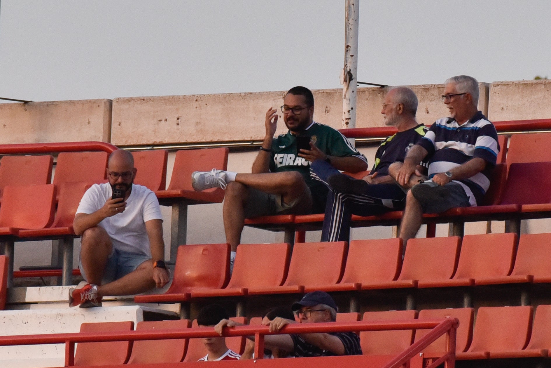 Encuéntrate en la grada del Granada-Depor