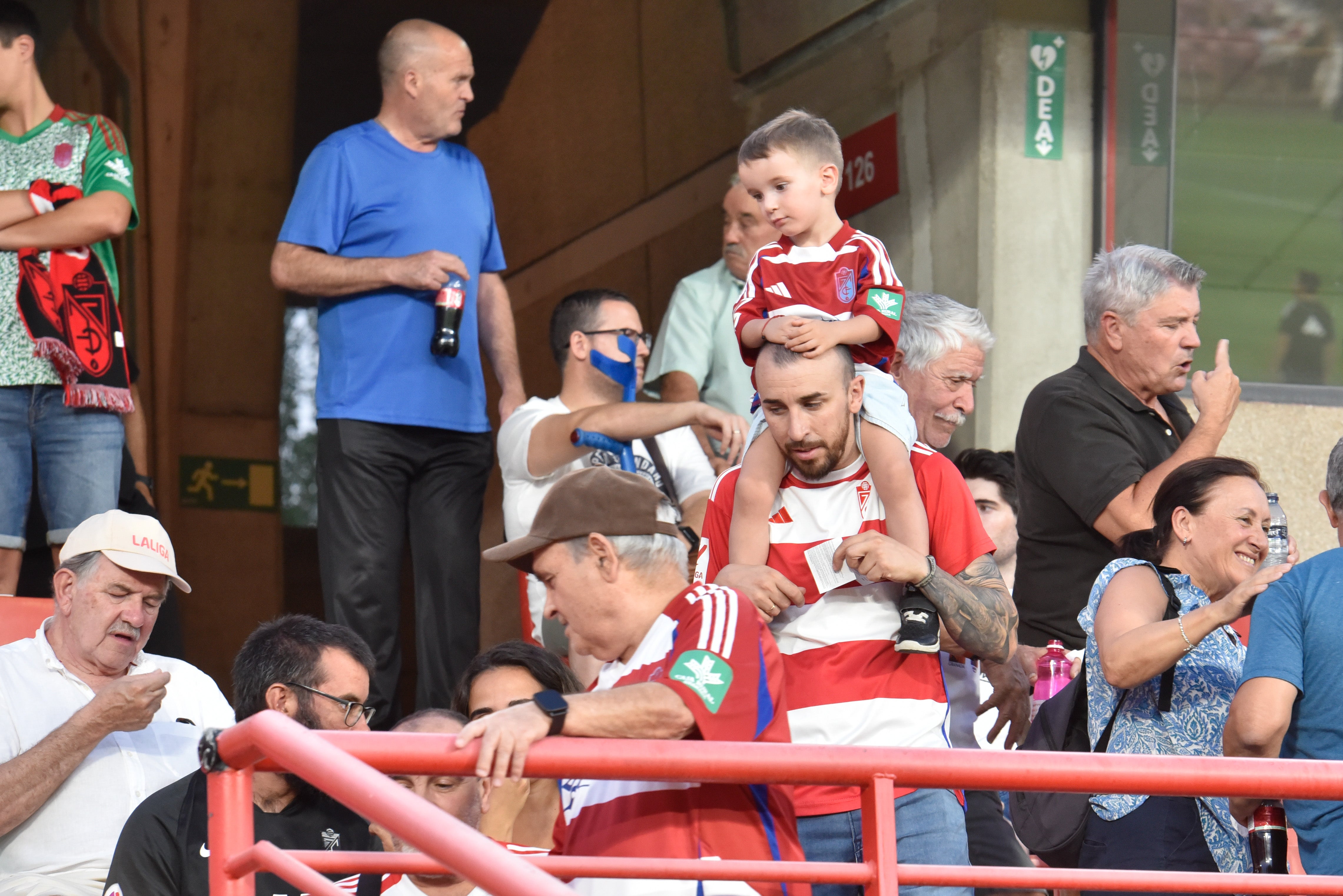 Encuéntrate en la grada del Granada-Depor