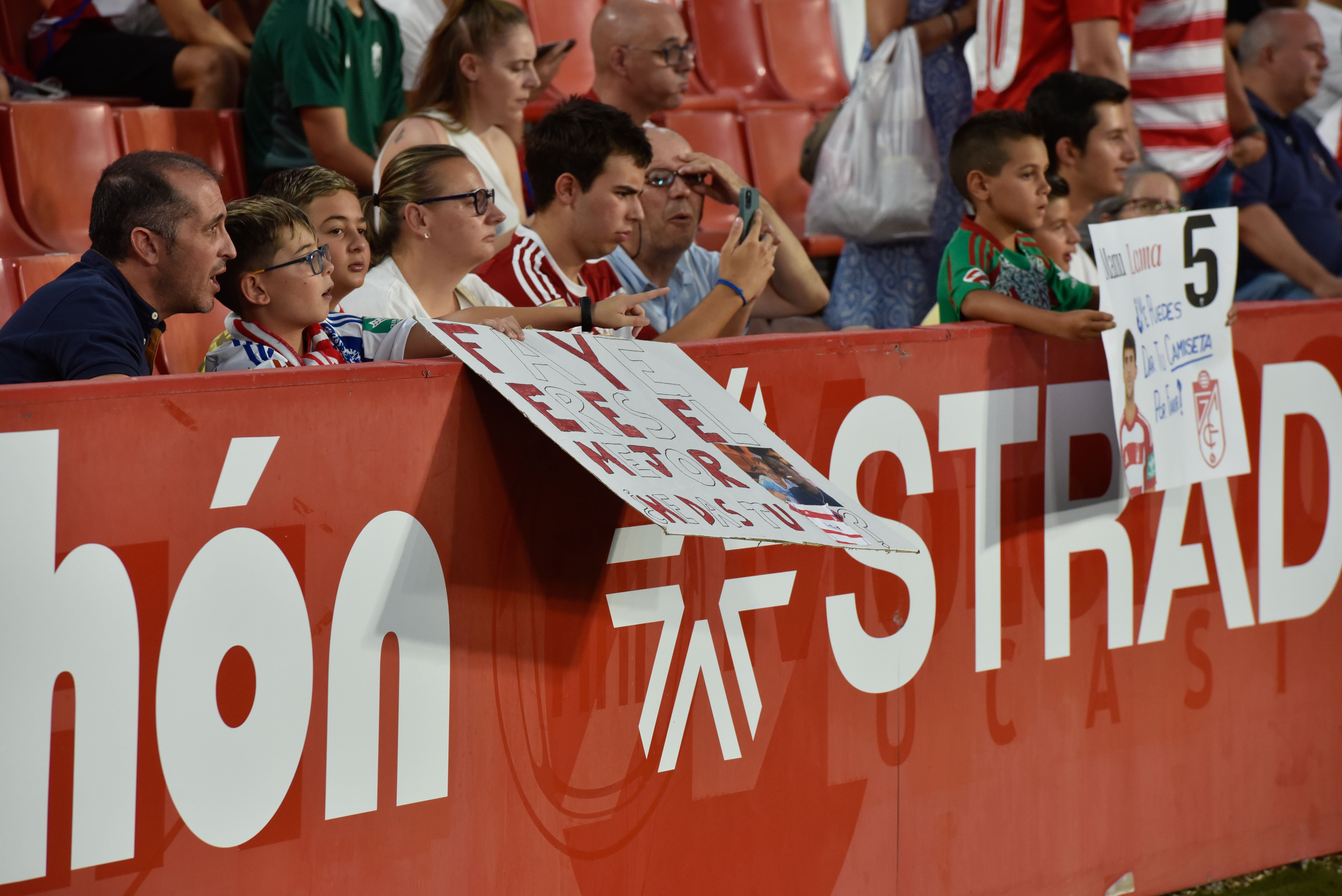 Encuéntrate en la grada del Granada-Depor