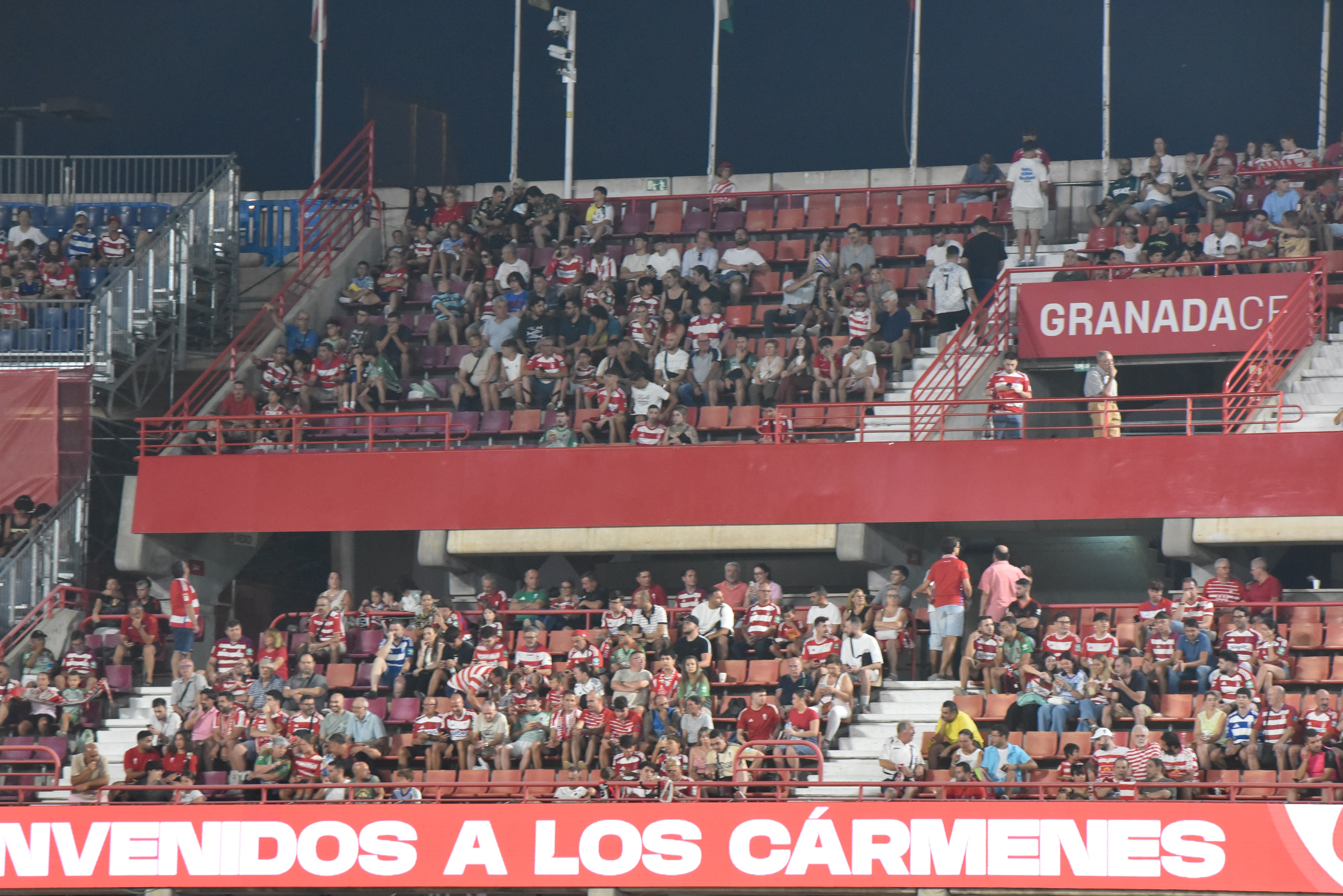 Encuéntrate en la grada del Granada-Depor