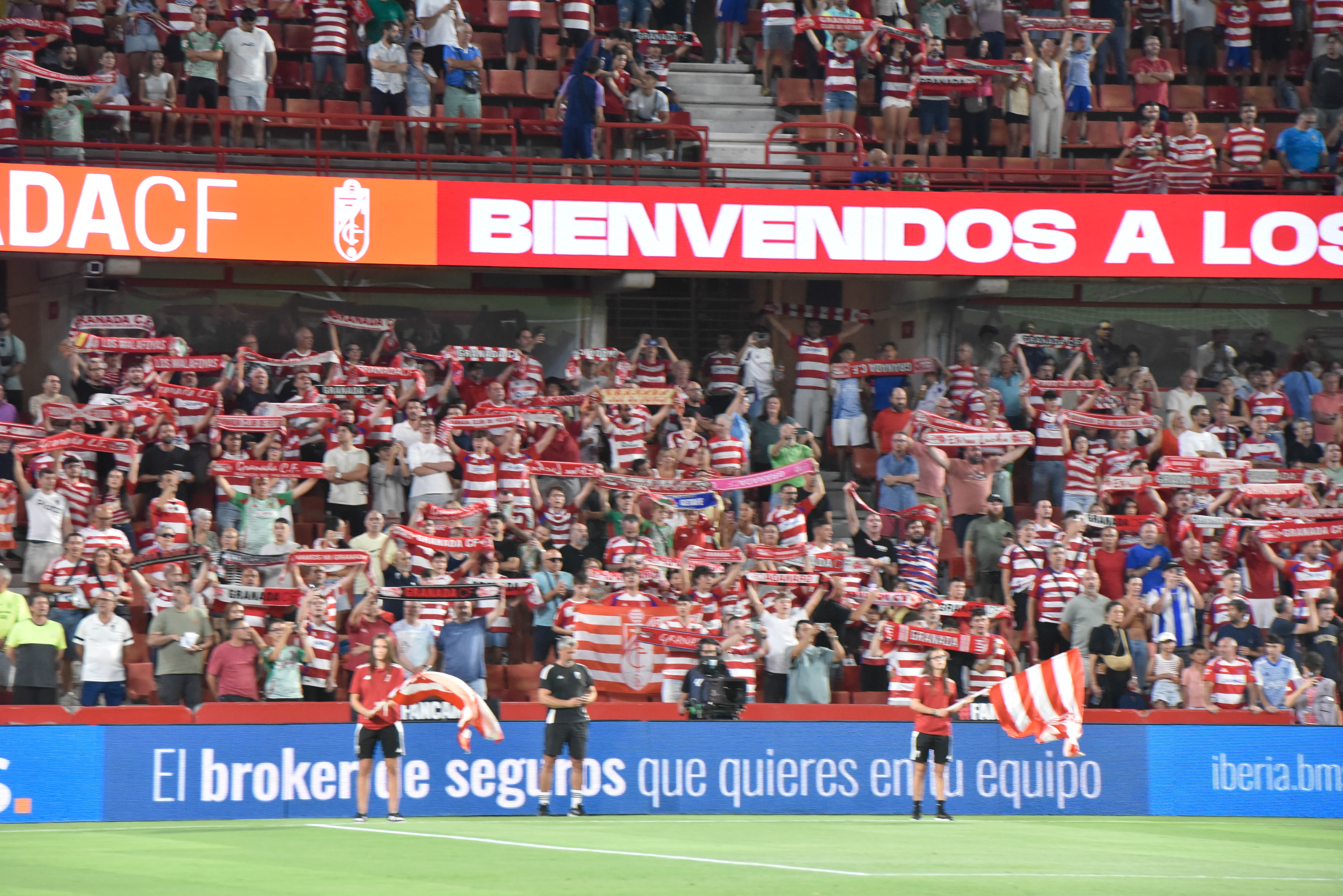 Encuéntrate en la grada del Granada-Depor