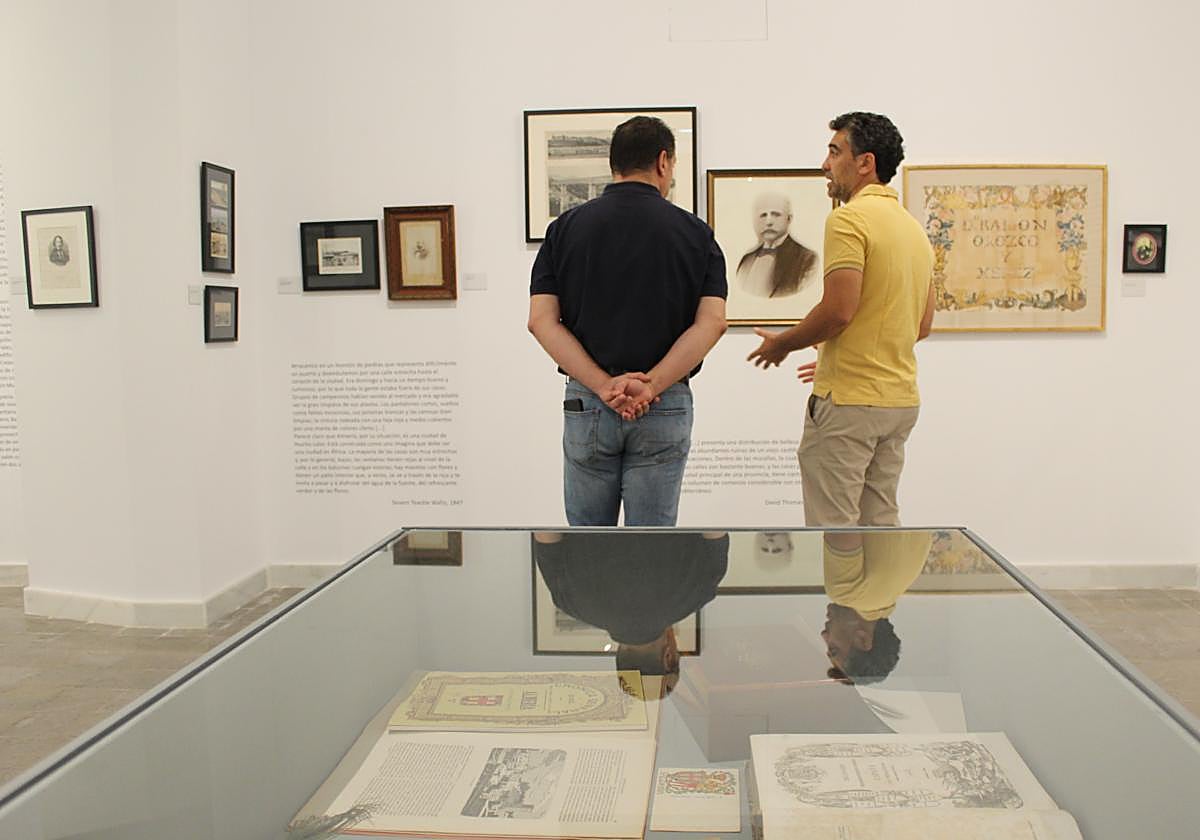 Un siglo de historia almeriense cobra vida en más de cien obras en el Museo Doña Pakyta