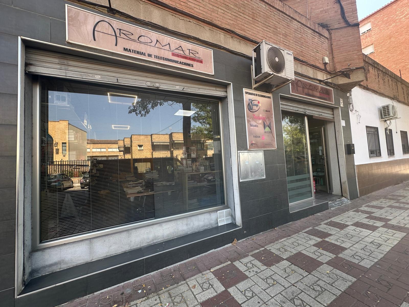 Aromar distribuciones, calle Doctor Félix Rodríguez de la Fuente, Zaidín