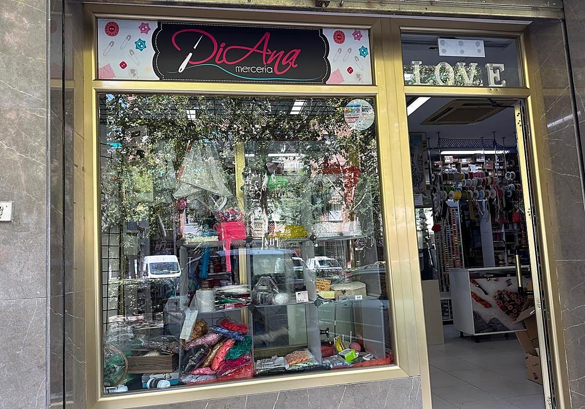 Mercería 'DiAna', en la avenida Don Bosco.