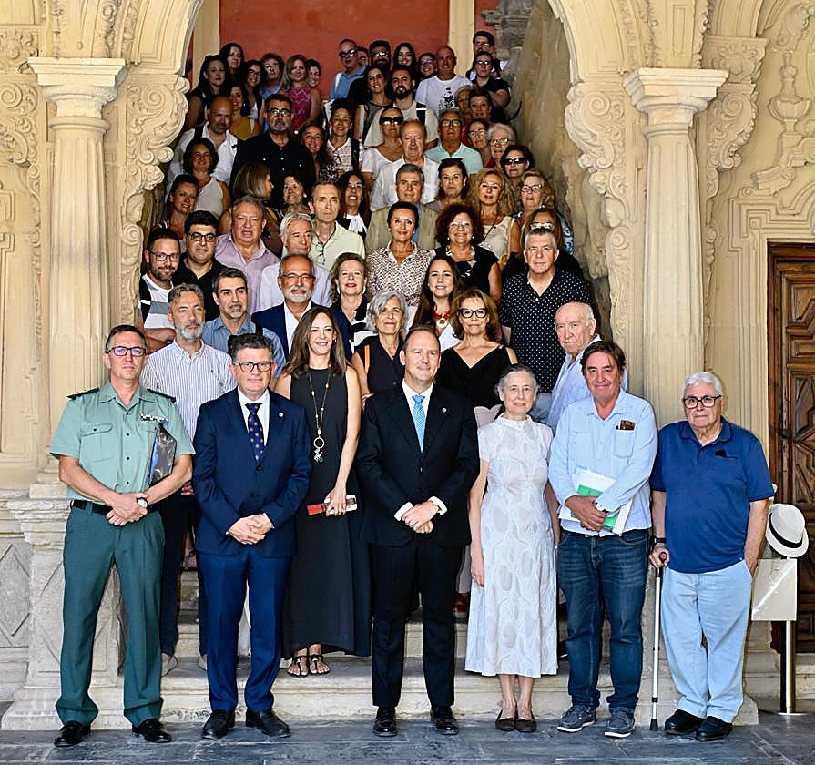 Autoridades y expertos en la inauguración de los Cursos.